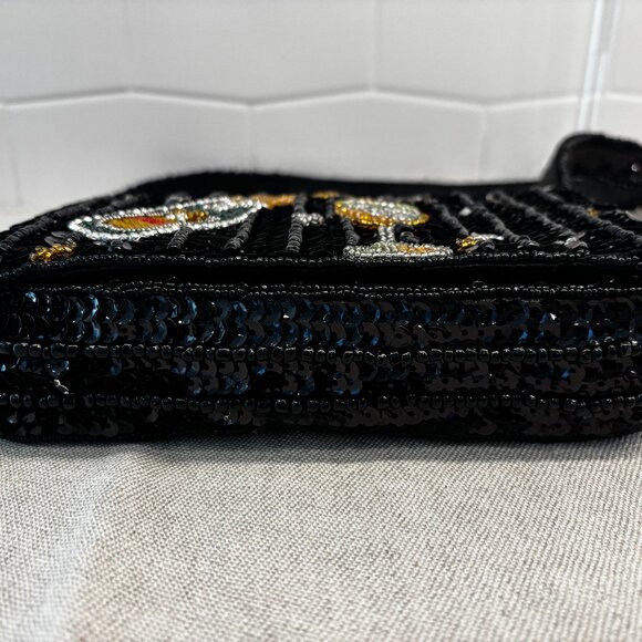 Made in India Beaded New Year's Eve Champagne "Cheers"Bag - Black, Gold & Sliver - Picture 6 of 11